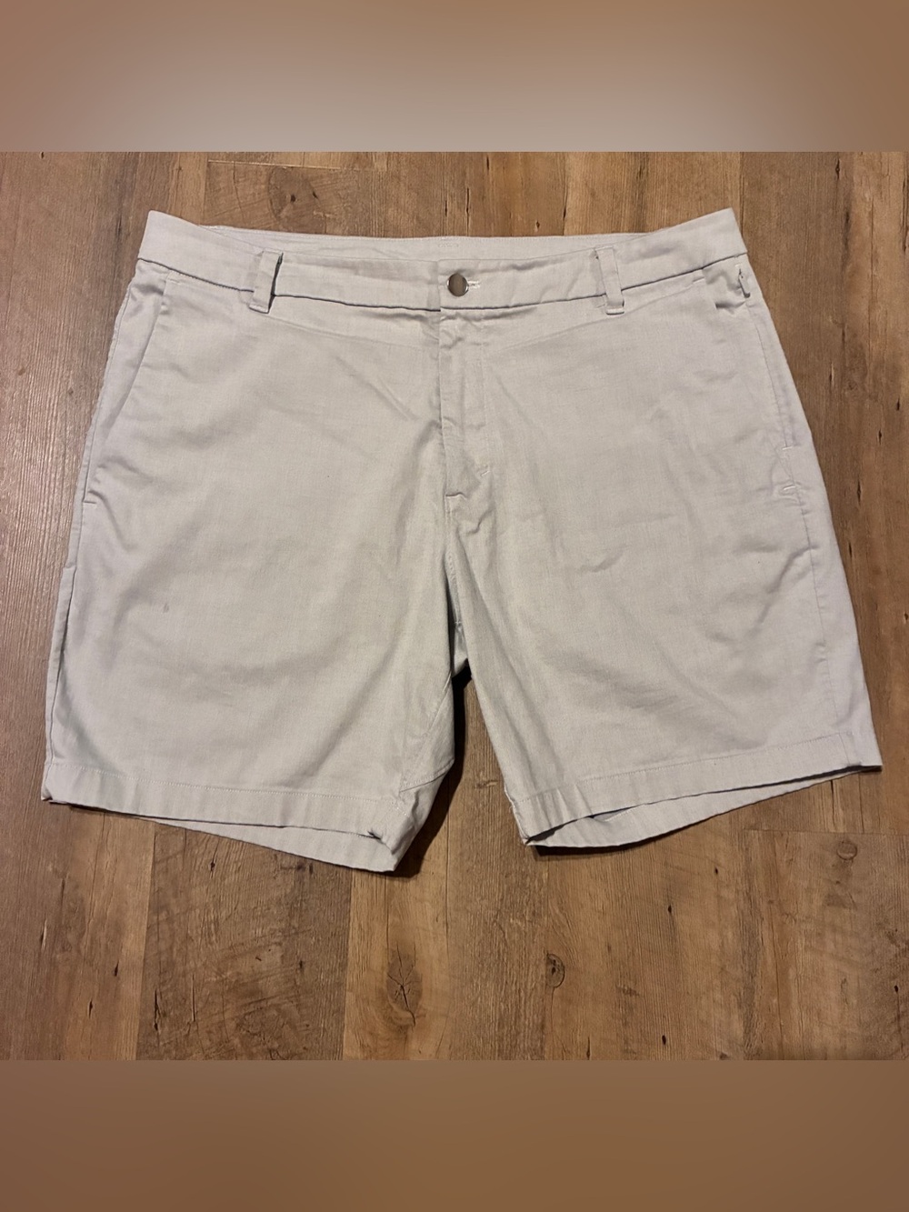 lululemon athletica Commission Men's Light Gray Flat-Front Shorts